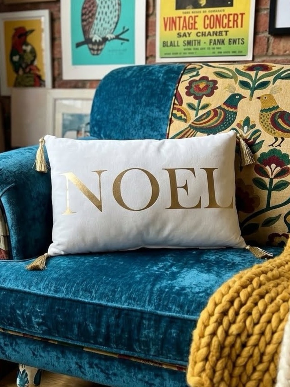 NWT “Noel” Festive Tassel Holiday Pillow - White and Gold